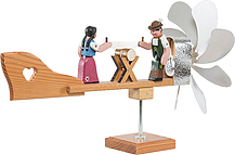 Windrad mit 2 Holzsäger